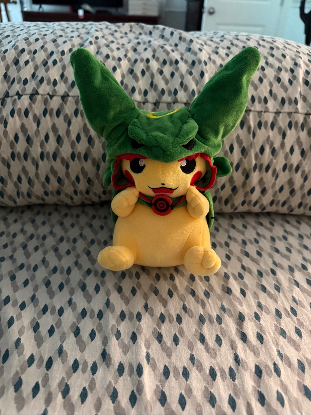 Pokémon Rayquaza Cosplay Pikachu Plush